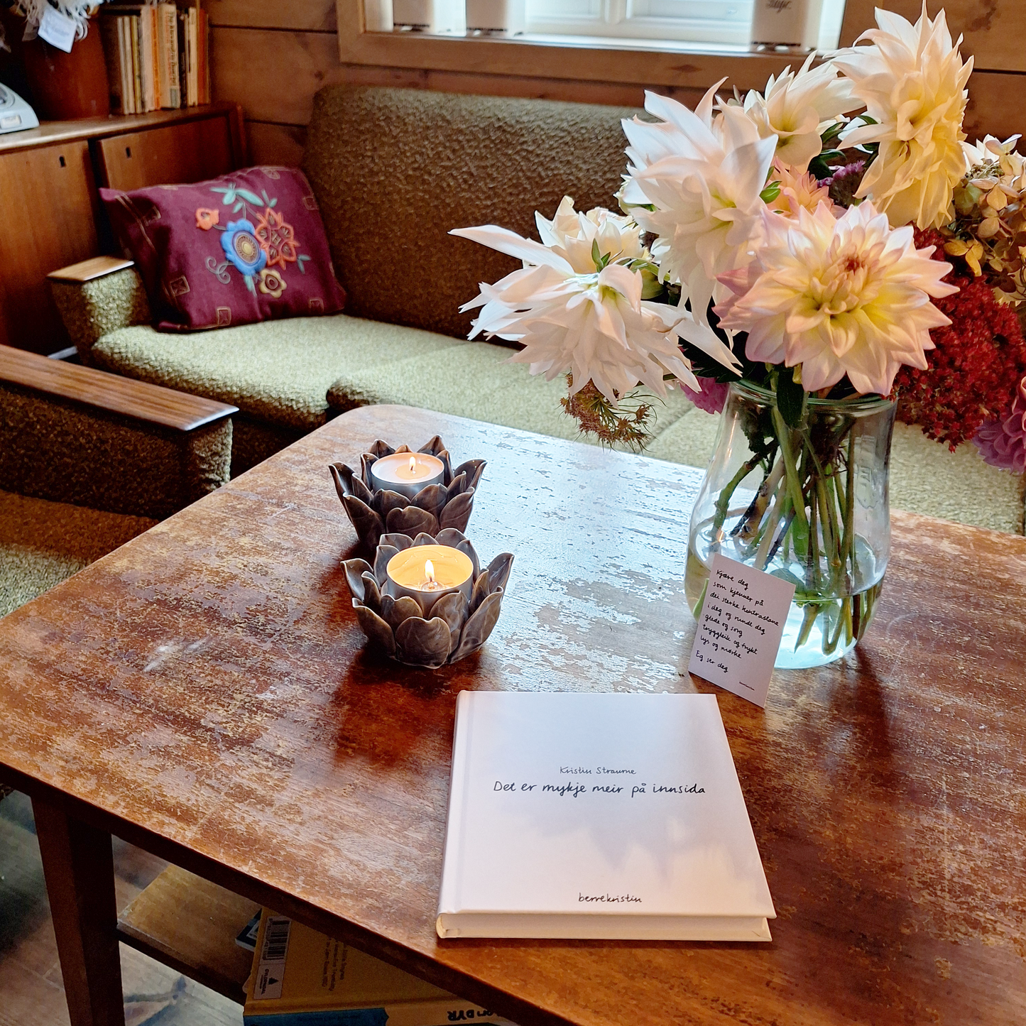 DIKTBOK | DET ER MYKJE MEIR PÅ INNSIDA