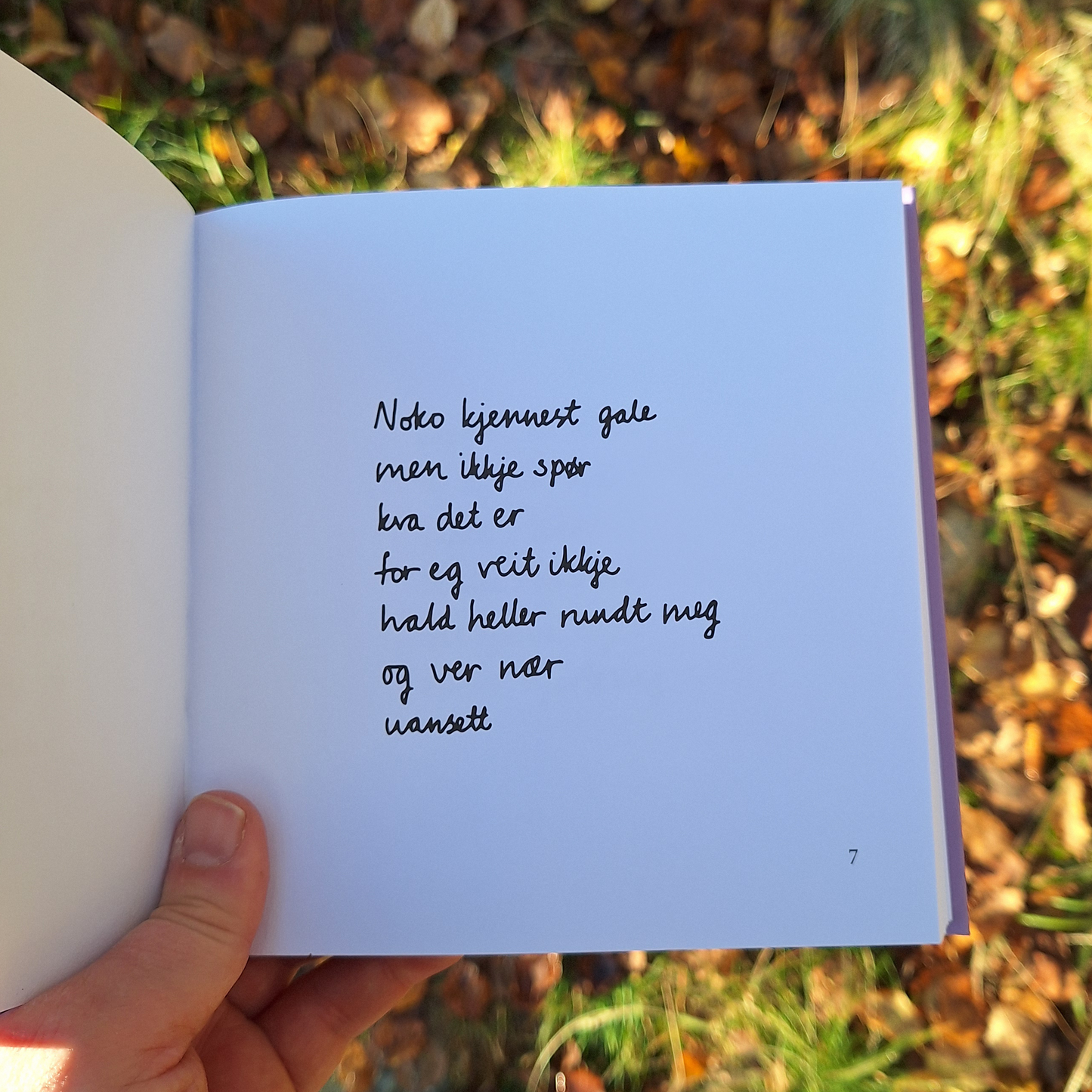 DIKTBOK | LAT MEG HALDA SORGA DI