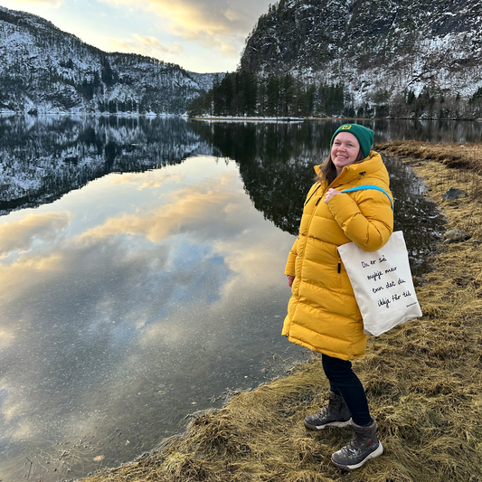 HANDLENETT MED DIKT | DU ER SÅ MYKJE MEIR